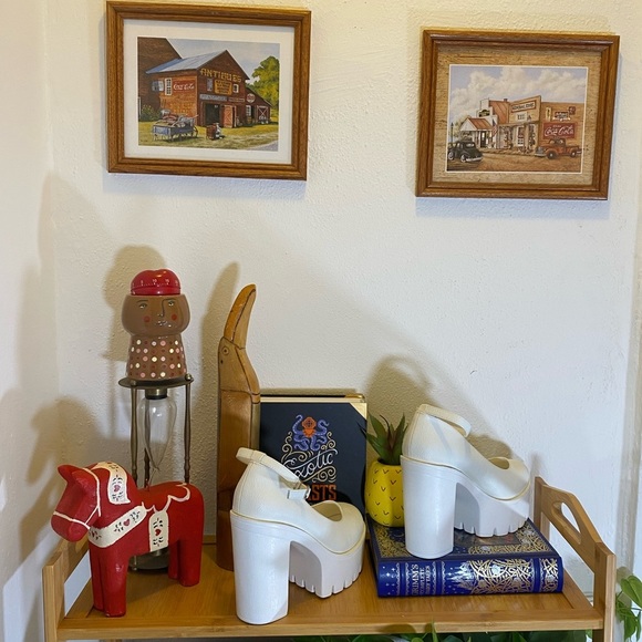 White Platform Shoes Size 9/9.5 - Picture 6 of 6